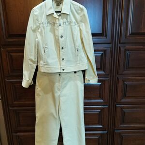 Peck & Peck Weekend Cream Apparel